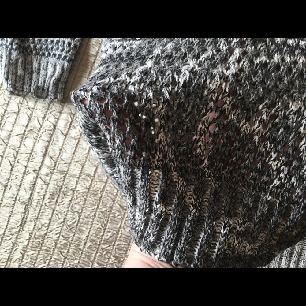 FLORAL PERFORATED CREWNECK SWEATER